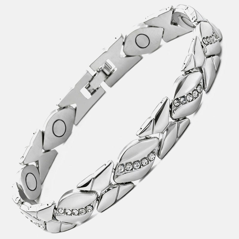 🌿 Lehtimäinen eleganssi – kimalteleva zirkoni, joka kiinnittää kaikkien huomion! ✨