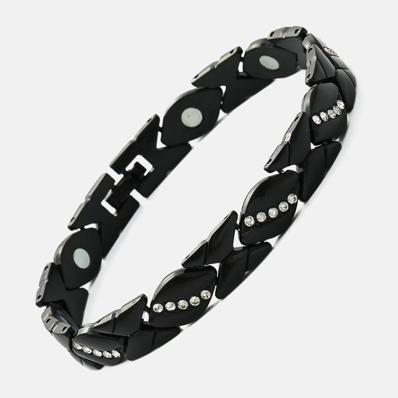 🌿 Lehtimäinen eleganssi – kimalteleva zirkoni, joka kiinnittää kaikkien huomion! ✨